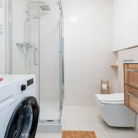 Rentplanet - Wola Appartement